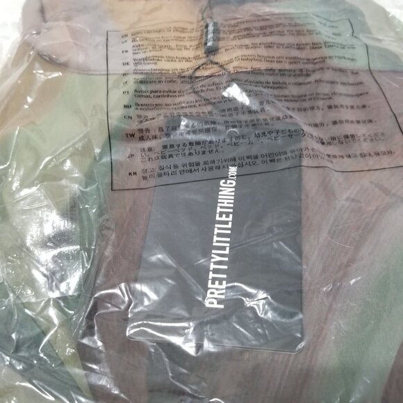 NWT PRETTYLITTLETHING PLUS CHIFFON FITTED SHIRT Size XL (US16) - Picture 6 of 8
